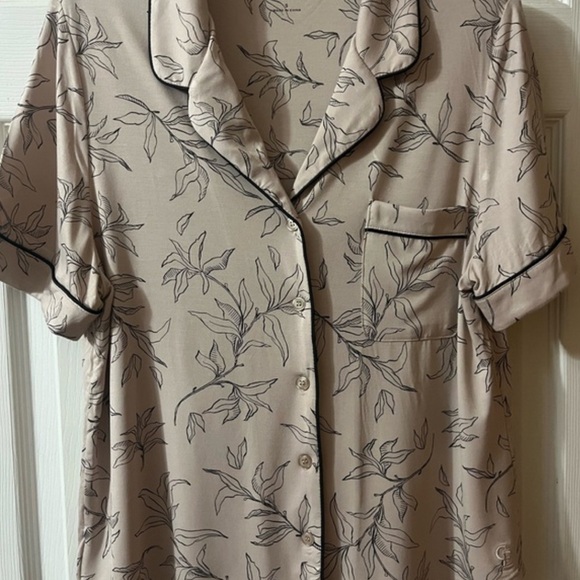 NWOT Cozy Earth Pajama Set - Picture 3 of 9